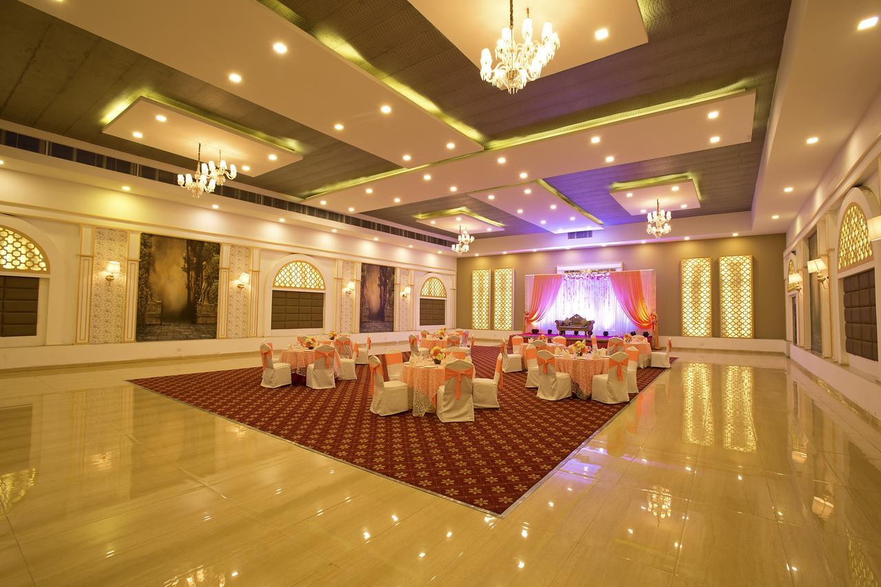 Inde Hotel Chattarpur New Delhi Luaran gambar