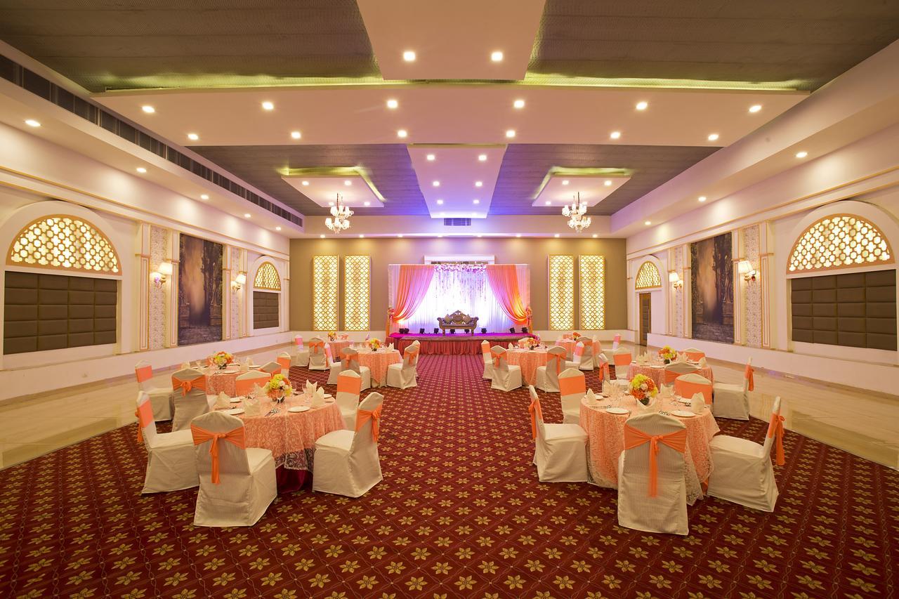 Inde Hotel Chattarpur New Delhi Luaran gambar