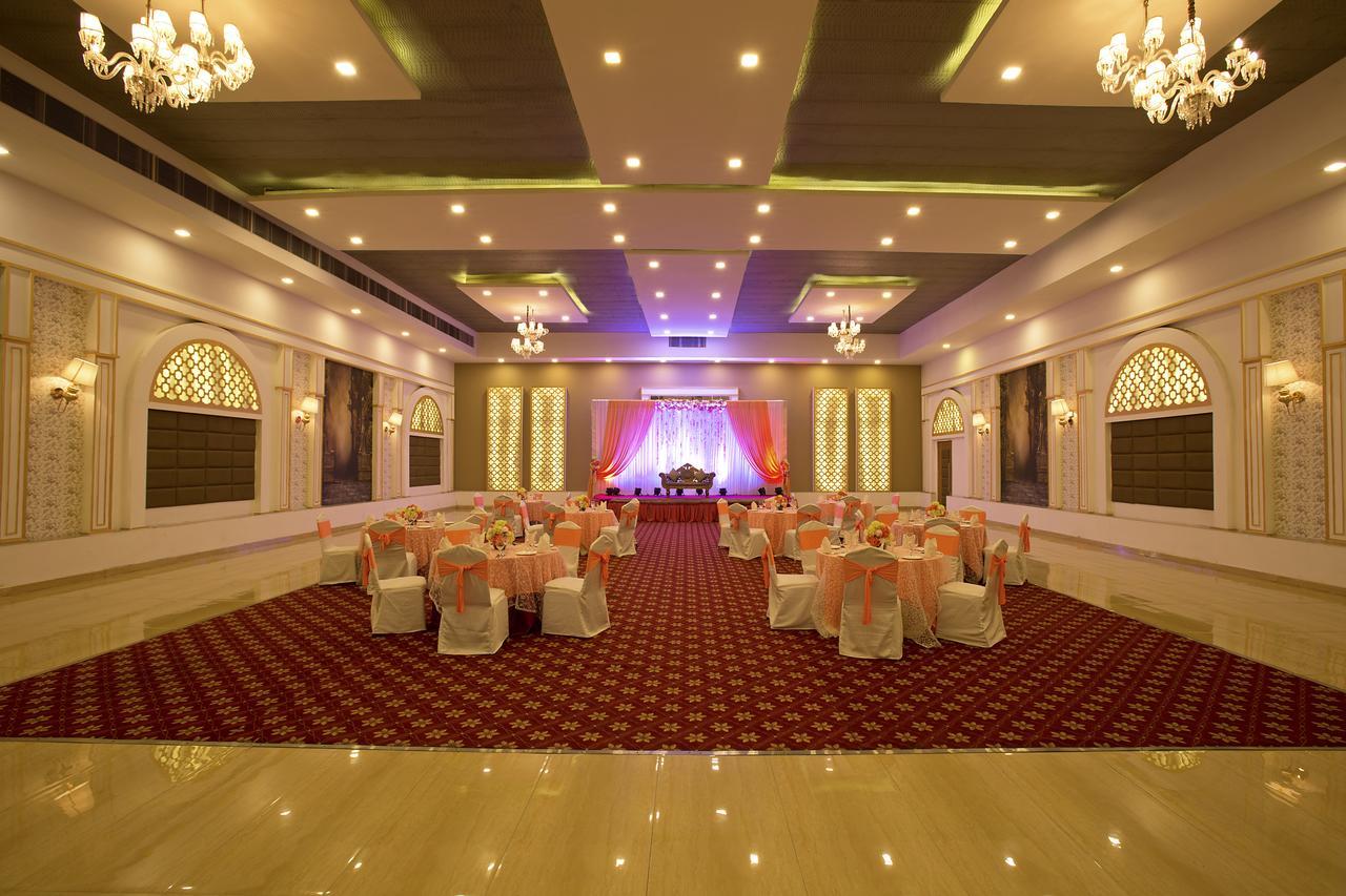 Inde Hotel Chattarpur New Delhi Luaran gambar